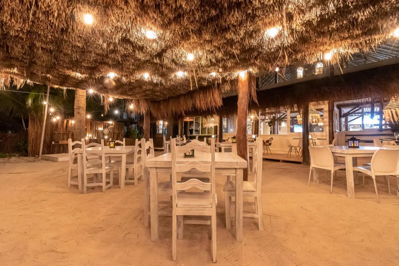 Amaite Beach Hotel Isla Holbox Ngoại thất bức ảnh The restaurant at the beach