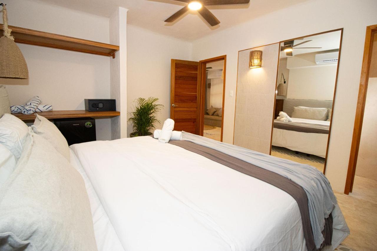 Amaite Beach Hotel Isla Holbox Ngoại thất bức ảnh A bedroom at the hotel